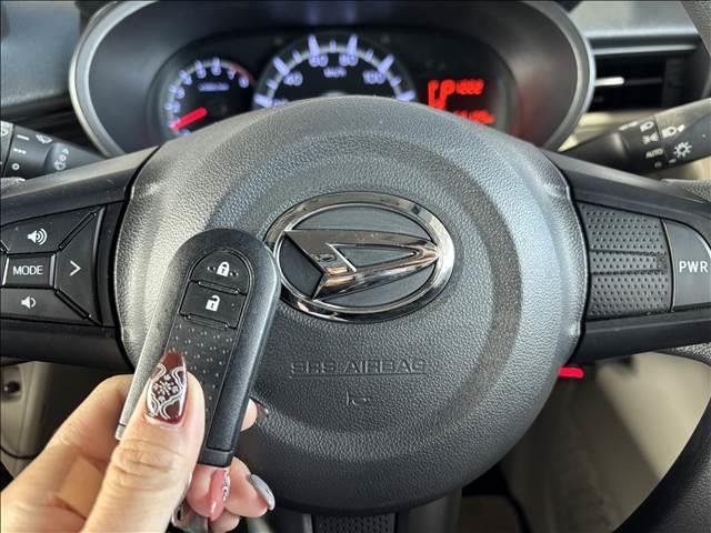 ☆内外装クリーニング☆車の隅々まで徹底的にクリーニングを行っておりますので内外装ともに綺麗な状態でご納車いたします！