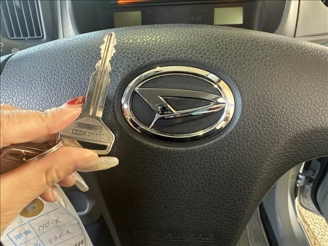 ミライース Ｌ　“ＳＡ”　社外オーディオ／衝突被害軽減システム／アイドリングストップ／ヘッドライトレベライザー／横滑防止装置／サイドバイザー／フロアマット（39枚目）