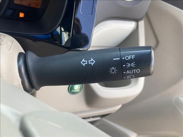 Ｎ－ＷＧＮ コンフォートパッケージ　ナビゲーション／スマートキー／プッシュスタート／ベンチシート／シートヒーター／オートライト／オートエアコン／アイドリングストップ／横滑防止装置／電動格納ミラー／フロアマット／（11枚目）