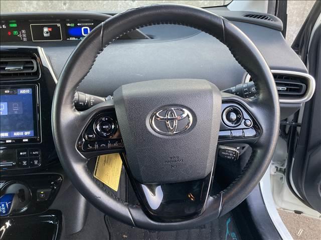 プリウス Ｓ　“Ｓａｆｅｔｙ　Ｐｌｕｓ・Ｔｗｏ　Ｔｏｎｅ”　ナビゲーション／ＥＴＣ／バックカメラ／クルーズコントロール／レーンキープアシスト／スマートキー／オートマチックハイビーム／ＬＥＤヘッドライト／オートライト／オートエアコン／プッシュスタート（11枚目）