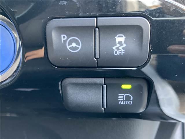 プリウス Ｓ　“Ｓａｆｅｔｙ　Ｐｌｕｓ・Ｔｗｏ　Ｔｏｎｅ”　ナビゲーション／ＥＴＣ／バックカメラ／クルーズコントロール／レーンキープアシスト／スマートキー／オートマチックハイビーム／ＬＥＤヘッドライト／オートライト／オートエアコン／プッシュスタート（19枚目）