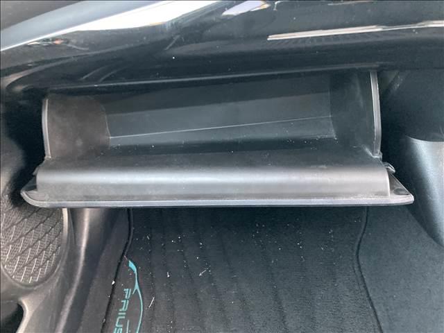 プリウス Ｓ　“Ｓａｆｅｔｙ　Ｐｌｕｓ・Ｔｗｏ　Ｔｏｎｅ”　ナビゲーション／ＥＴＣ／バックカメラ／クルーズコントロール／レーンキープアシスト／スマートキー／オートマチックハイビーム／ＬＥＤヘッドライト／オートライト／オートエアコン／プッシュスタート（24枚目）