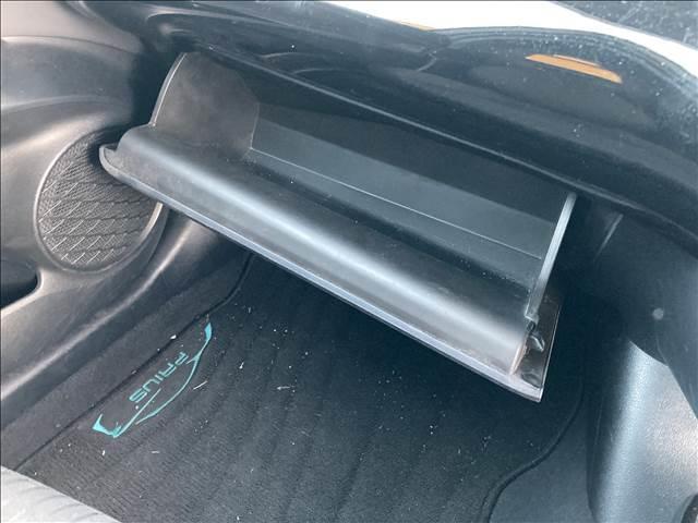 プリウス Ｓ　“Ｓａｆｅｔｙ　Ｐｌｕｓ・Ｔｗｏ　Ｔｏｎｅ”　ナビゲーション／ＥＴＣ／バックカメラ／クルーズコントロール／レーンキープアシスト／スマートキー／オートマチックハイビーム／ＬＥＤヘッドライト／オートライト／オートエアコン／プッシュスタート（25枚目）