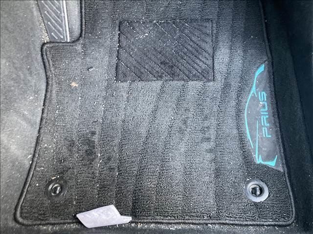 プリウス Ｓ　“Ｓａｆｅｔｙ　Ｐｌｕｓ・Ｔｗｏ　Ｔｏｎｅ”　ナビゲーション／ＥＴＣ／バックカメラ／クルーズコントロール／レーンキープアシスト／スマートキー／オートマチックハイビーム／ＬＥＤヘッドライト／オートライト／オートエアコン／プッシュスタート（27枚目）