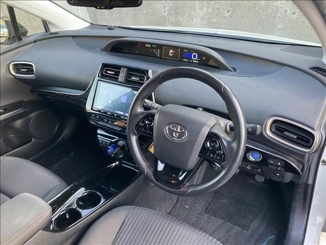 プリウス Ｓ　“Ｓａｆｅｔｙ　Ｐｌｕｓ・Ｔｗｏ　Ｔｏｎｅ”　ナビゲーション／ＥＴＣ／バックカメラ／クルーズコントロール／レーンキープアシスト／スマートキー／オートマチックハイビーム／ＬＥＤヘッドライト／オートライト／オートエアコン／プッシュスタート（29枚目）