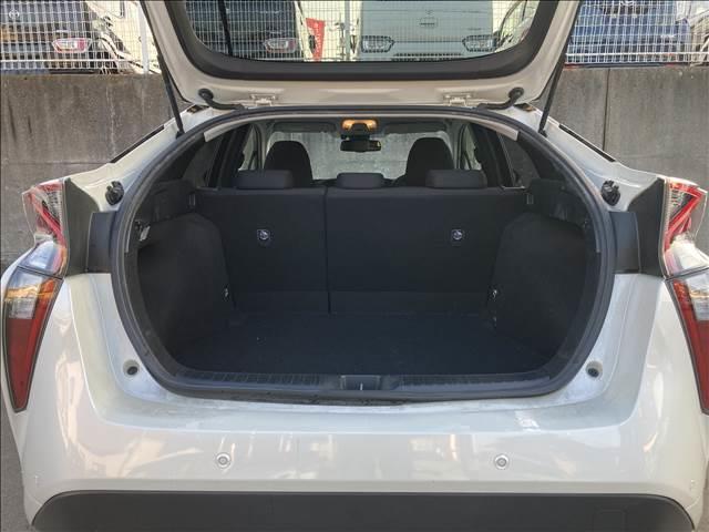 プリウス Ｓ　“Ｓａｆｅｔｙ　Ｐｌｕｓ・Ｔｗｏ　Ｔｏｎｅ”　ナビゲーション／ＥＴＣ／バックカメラ／クルーズコントロール／レーンキープアシスト／スマートキー／オートマチックハイビーム／ＬＥＤヘッドライト／オートライト／オートエアコン／プッシュスタート（36枚目）