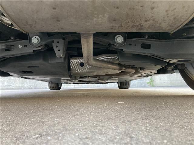 プリウス Ｓ　“Ｓａｆｅｔｙ　Ｐｌｕｓ・Ｔｗｏ　Ｔｏｎｅ”　ナビゲーション／ＥＴＣ／バックカメラ／クルーズコントロール／レーンキープアシスト／スマートキー／オートマチックハイビーム／ＬＥＤヘッドライト／オートライト／オートエアコン／プッシュスタート（43枚目）