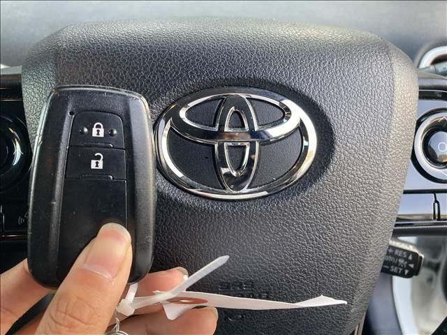 プリウス Ｓ　“Ｓａｆｅｔｙ　Ｐｌｕｓ・Ｔｗｏ　Ｔｏｎｅ”　ナビゲーション／ＥＴＣ／バックカメラ／クルーズコントロール／レーンキープアシスト／スマートキー／オートマチックハイビーム／ＬＥＤヘッドライト／オートライト／オートエアコン／プッシュスタート（46枚目）