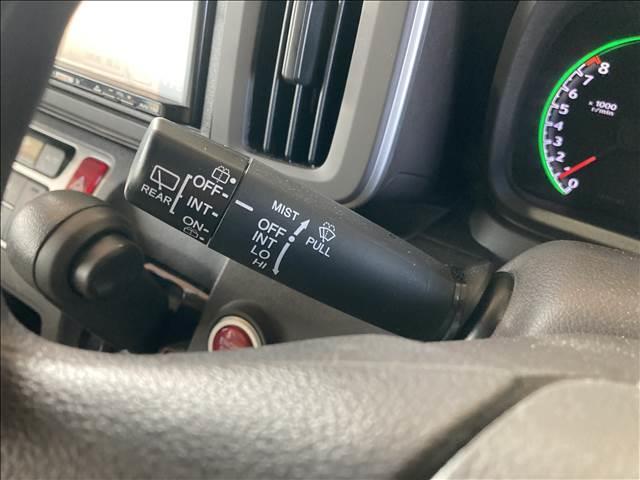 Ｎ－ＯＮＥ Ｇ　ナビゲーション／スマートキー／プッシュスタート／ヘッドライトレベライザー／ベンチシート／アイドリングストップ／横滑防止装置／オートエアコン／電動格納ミラー／フロアマット／サイドバイザー（10枚目）