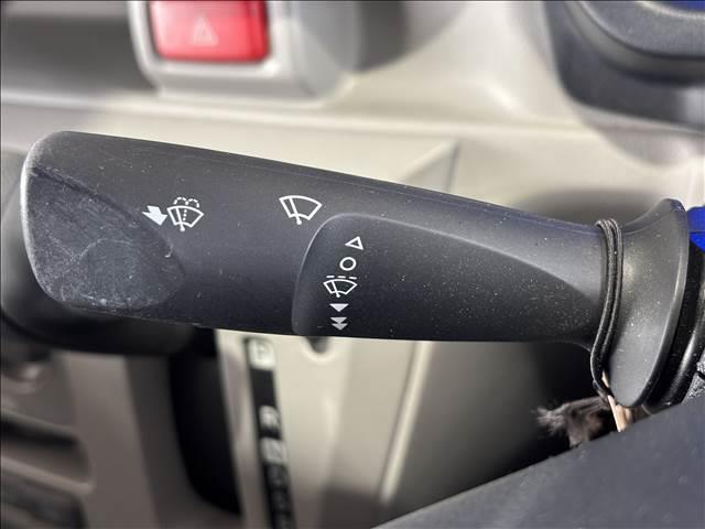 ミライース Ｘ“ＳＡＩＩＩ”　ＣＤプレイヤー・キーレス・クリアランスソナー・衝突軽減防止スイッチ・横滑り防止スイッチ・アイドリングストップ・ヘッドライトレベライザー・純正フロアマット（7枚目）