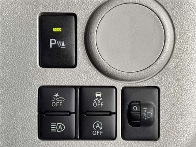 ミライース Ｘ“ＳＡＩＩＩ”　ＣＤプレイヤー・キーレス・クリアランスソナー・衝突軽減防止スイッチ・横滑り防止スイッチ・アイドリングストップ・ヘッドライトレベライザー・純正フロアマット（11枚目）