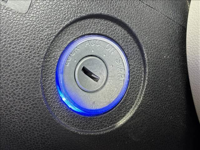 ミライース Ｘ“ＳＡＩＩＩ”　ＣＤプレイヤー・キーレス・クリアランスソナー・衝突軽減防止スイッチ・横滑り防止スイッチ・アイドリングストップ・ヘッドライトレベライザー・純正フロアマット（12枚目）