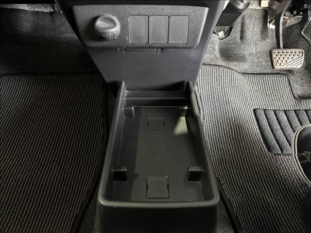 ミライース Ｘ“ＳＡＩＩＩ”　ＣＤプレイヤー・キーレス・クリアランスソナー・衝突軽減防止スイッチ・横滑り防止スイッチ・アイドリングストップ・ヘッドライトレベライザー・純正フロアマット（18枚目）