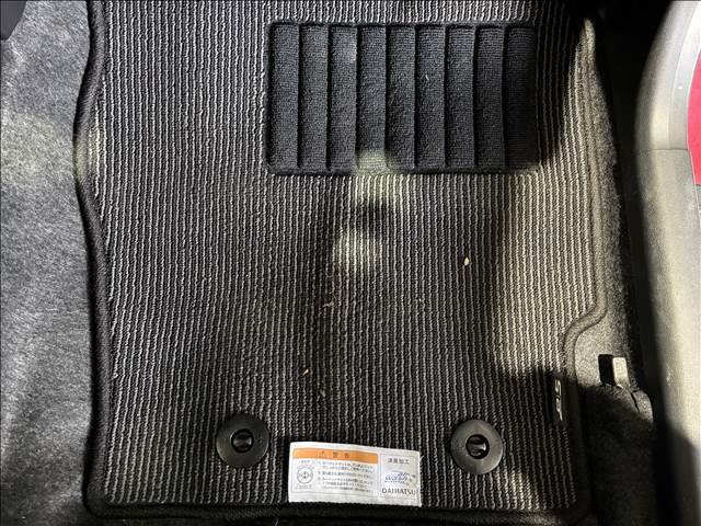 ミライース Ｘ“ＳＡＩＩＩ”　ＣＤプレイヤー・キーレス・クリアランスソナー・衝突軽減防止スイッチ・横滑り防止スイッチ・アイドリングストップ・ヘッドライトレベライザー・純正フロアマット（20枚目）