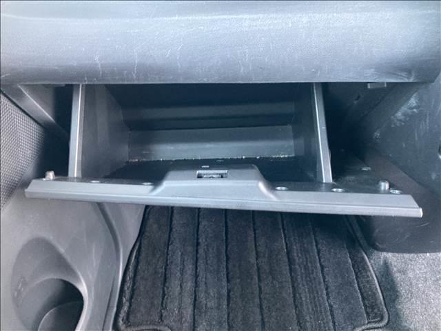 タント カスタムＲＳ“ＳＡ”　ナビゲーション／ＥＴＣ／ドライブレコーダー／バックカメラ／衝突被害軽減システム／アイドリングストップ／両側電動スライドドア／オートライト／オートエアコン／スマートキー／純正アルミホイール（21枚目）