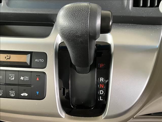 Ｎ－ＷＧＮ Ｃ　ナビゲーション／ＥＴＣ／バックカメラ／キーレスエントリー／オートエアコン／ヘッドライトレベライザー／横滑防止装置／フロアマット／サイドバイザー（11枚目）