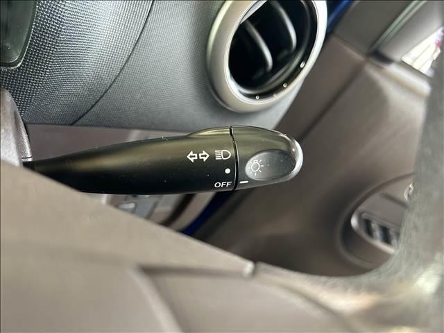 パッソ X L package Kiriri ナビゲーション/ETC/バックカメラ/ドライブレコーダー/スマートキー/アイドリングストップ/ベンチシート/電装格納ミラー/アイドリングストップ/オートエアコン/フロアマット/サイドバイザー(12枚目)