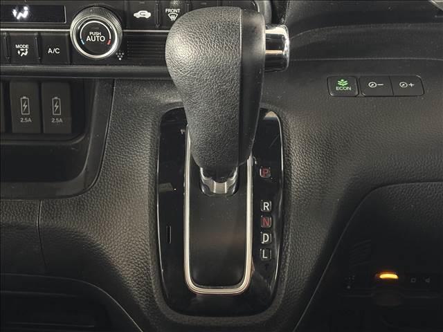 Ｎ－ＢＯＸカスタム カスタム　Ｇ・Ｌ　Ｈｏｎｄａ　ＳＥＮＳＩＮＧ　ナビゲーション／ＥＴＣ／バックカメラ／ドライブレコーダー／アダプティブクルーズコントロール／衝突被害軽減システム／レーンキープアシスト／スマートキー／ＬＥＤヘッドライト／オートライト／オートエアコン（13枚目）