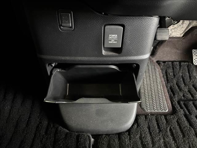 Ｎ－ＢＯＸカスタム カスタム　Ｇ・Ｌ　Ｈｏｎｄａ　ＳＥＮＳＩＮＧ　ナビゲーション／ＥＴＣ／バックカメラ／ドライブレコーダー／アダプティブクルーズコントロール／衝突被害軽減システム／レーンキープアシスト／スマートキー／ＬＥＤヘッドライト／オートライト／オートエアコン（21枚目）