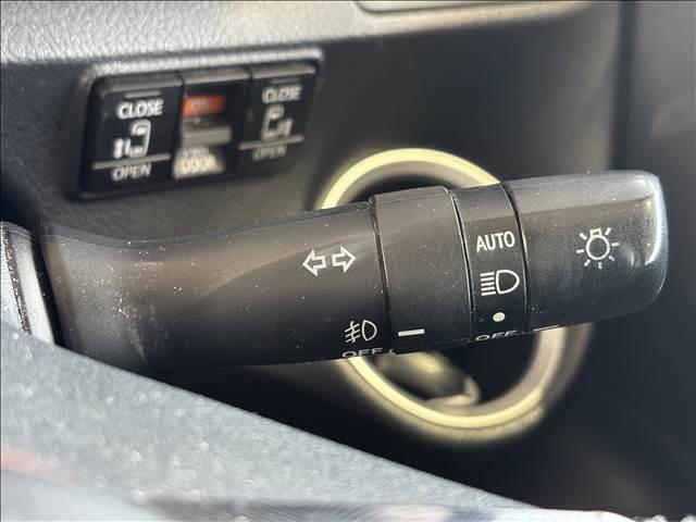 シエンタ ＨＹＢＲＩＤ　Ｇ　ナビゲーション／ＥＴＣ／バックカメラ／衝突被害軽減システム／レーンキープアシスト／オートマチックハイビーム／両側電動スライドドア／スマートキー／プッシュスタート／社外アルミホイール／オートエアコン（14枚目）