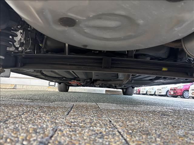 シエンタ ＨＹＢＲＩＤ　Ｇ　ナビゲーション／ＥＴＣ／バックカメラ／衝突被害軽減システム／レーンキープアシスト／オートマチックハイビーム／両側電動スライドドア／スマートキー／プッシュスタート／社外アルミホイール／オートエアコン（45枚目）