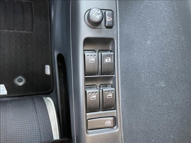 ���ÎԂ͂P�_���̂ł����y�X�}�C���́A�y�S���[�ԉ\�z�݌ɂ̒��ŋC�ɓ��������Ԃ�����܂�����A�����߂ɂ��₢���킹���������I�I