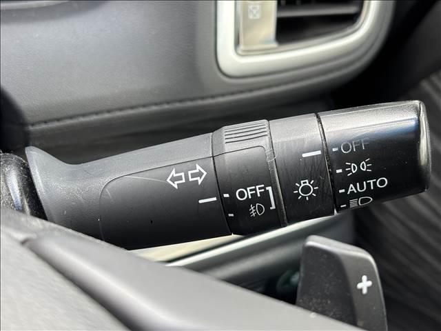 オデッセイ ＡＢＳＯＬＵＴＥ　２０ｔｈ　Ａｎｎｉｖｅｒｓａｒｙ　７人乗り　ナビゲーション／ＥＴＣ／バックカメラ／クルーズコントロール／スマートキー／フリップダウンモニター／ＬＥＤヘッドライト／オートライト／オートエアコン／アイドリングストップ／両側電動スライドドア（18枚目）