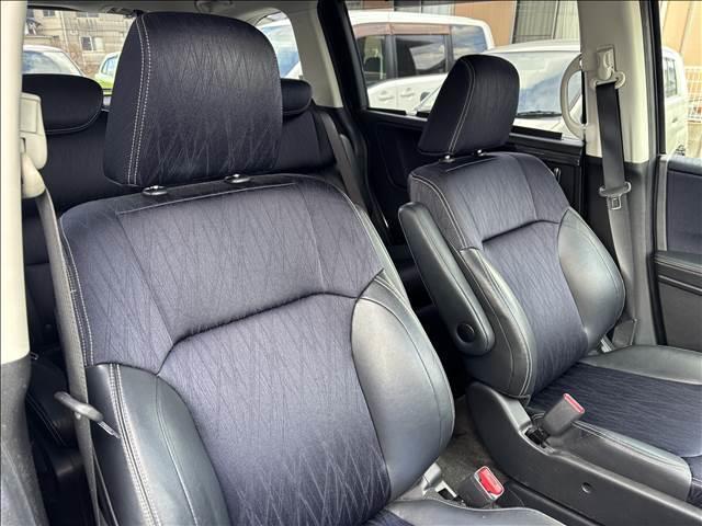 オデッセイ ＡＢＳＯＬＵＴＥ　２０ｔｈ　Ａｎｎｉｖｅｒｓａｒｙ　７人乗り　ナビゲーション／ＥＴＣ／バックカメラ／クルーズコントロール／スマートキー／フリップダウンモニター／ＬＥＤヘッドライト／オートライト／オートエアコン／アイドリングストップ／両側電動スライドドア（34枚目）