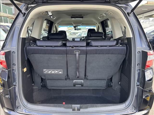 オデッセイ ＡＢＳＯＬＵＴＥ　２０ｔｈ　Ａｎｎｉｖｅｒｓａｒｙ　７人乗り　ナビゲーション／ＥＴＣ／バックカメラ／クルーズコントロール／スマートキー／フリップダウンモニター／ＬＥＤヘッドライト／オートライト／オートエアコン／アイドリングストップ／両側電動スライドドア（41枚目）