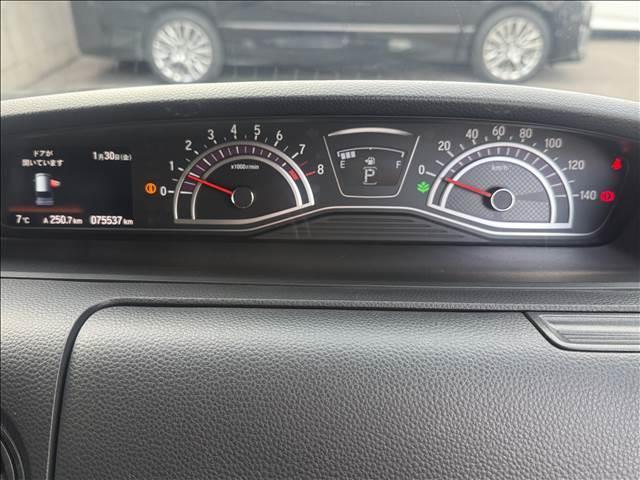 Ｎ－ＢＯＸカスタム カスタム　Ｇ・Ｌ　Ｈｏｎｄａ　ＳＥＮＳＩＮＧ　ナビゲーション／ＥＴＣ／バックカメラ／レーンキープアシスト／衝突被害軽減システム／アダプティブクルーズコントロール／スマートキー／プッシュスタート／ＬＥＤヘッドライト／オートライト／オートエアコン（3枚目）