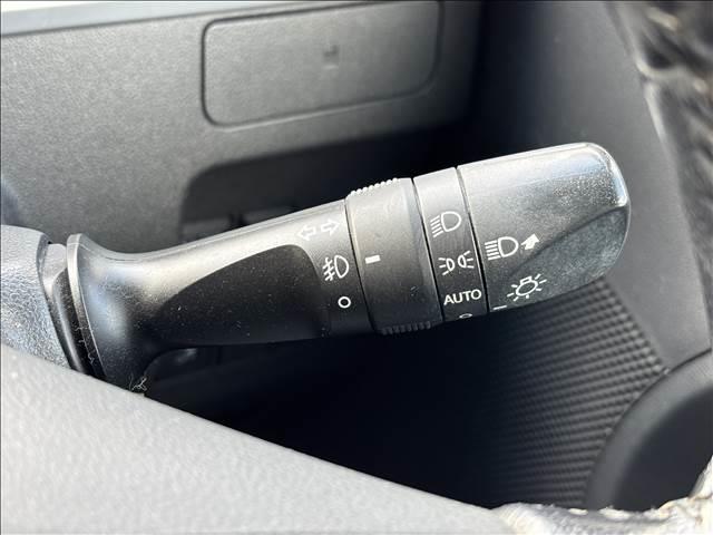 タント カスタムRS トップエディション“SAII” ナビゲーション/ETC/バックカメラ/スマートキー/プッシュスタート/衝突被害軽減システム/アイドリングストップ/両側電動スライドドア/LEDヘッドライト/オートライト/オートエアコン/フロアマット(11枚目)