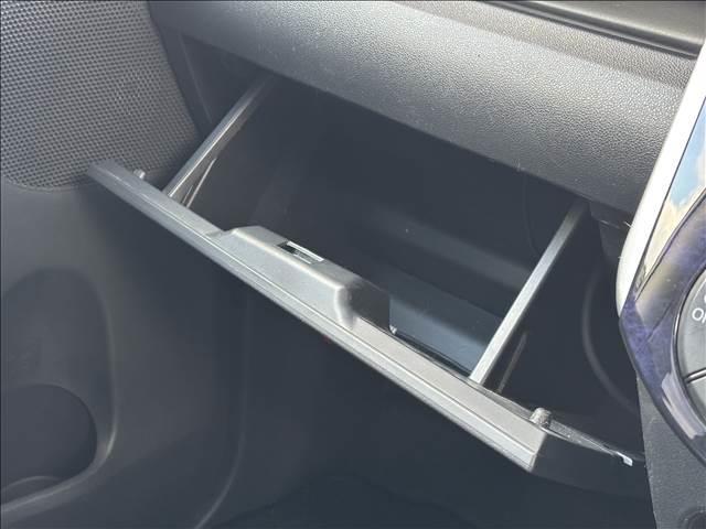 タント カスタムRS トップエディション“SAII” ナビゲーション/ETC/バックカメラ/スマートキー/プッシュスタート/衝突被害軽減システム/アイドリングストップ/両側電動スライドドア/LEDヘッドライト/オートライト/オートエアコン/フロアマット(19枚目)