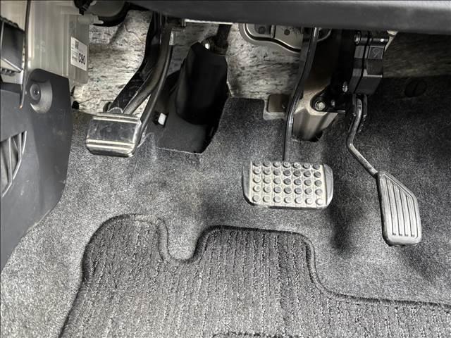 タント カスタムRS トップエディション“SAII” ナビゲーション/ETC/バックカメラ/スマートキー/プッシュスタート/衝突被害軽減システム/アイドリングストップ/両側電動スライドドア/LEDヘッドライト/オートライト/オートエアコン/フロアマット(24枚目)