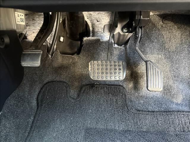 タント カスタムＲＳ　トップエディション“ＳＡＩＩＩ”　ナビゲーション／ＥＴＣ／ドライブレコーダー／スマートキー／衝突被害軽減システム／オートマチックハイビーム／ＬＥＤヘッドライト／オートライト／オートエアコン／両側電動スライドドア／シートヒーター（27枚目）