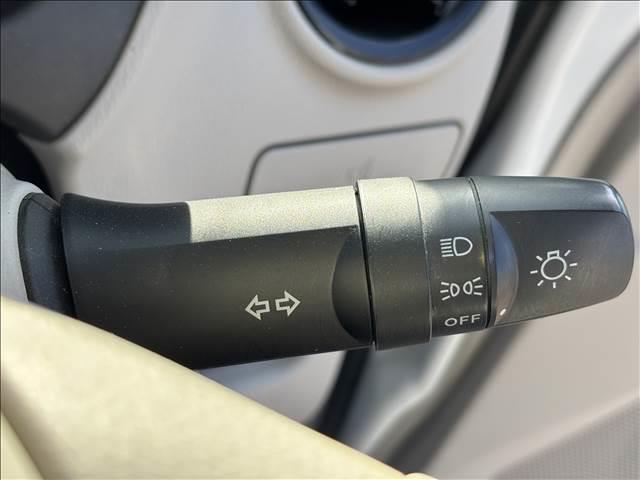 ｅＫワゴン Ｅ　ｅ－Ａｓｓｉｓｔ　社外オーディオ／シートヒーター／衝突被害軽減システム／ヘッドライトレベライザー／電動格納ミラー／ベンチシート／横滑防止装置／社外アルミホイール／フロアマット／サイドバイザー（10枚目）