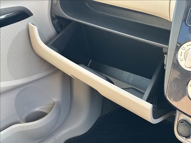 ｅＫワゴン Ｅ　ｅ－Ａｓｓｉｓｔ　社外オーディオ／シートヒーター／衝突被害軽減システム／ヘッドライトレベライザー／電動格納ミラー／ベンチシート／横滑防止装置／社外アルミホイール／フロアマット／サイドバイザー（17枚目）