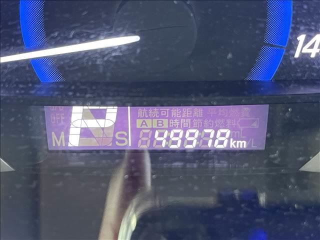 ワゴンＲスティングレー Ｔ　社外オーディオ／ＥＴＣ／衝突被害軽減システム／ＨＩＤヘッドライト／オートライト／オートエアコン／スマートキー／プッシュスタート／シートヒーター／アイドリングストップ／フロントフォグランプ／フロアマット（4枚目）