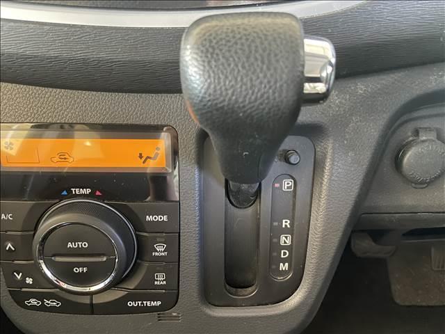 ワゴンＲスティングレー Ｔ　社外オーディオ／ＥＴＣ／衝突被害軽減システム／ＨＩＤヘッドライト／オートライト／オートエアコン／スマートキー／プッシュスタート／シートヒーター／アイドリングストップ／フロントフォグランプ／フロアマット（8枚目）