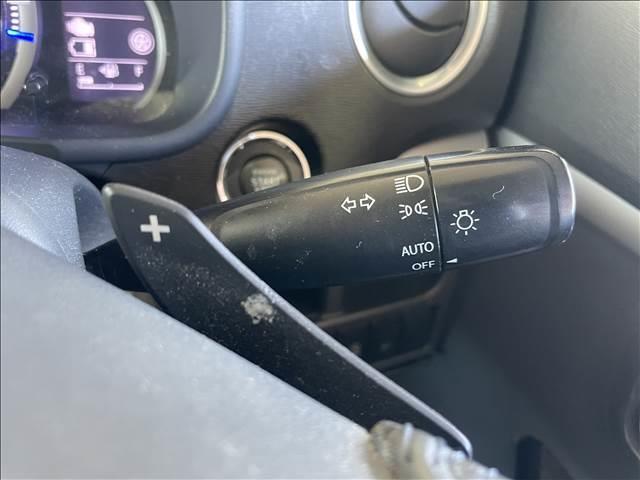 ワゴンＲスティングレー Ｔ　社外オーディオ／ＥＴＣ／衝突被害軽減システム／ＨＩＤヘッドライト／オートライト／オートエアコン／スマートキー／プッシュスタート／シートヒーター／アイドリングストップ／フロントフォグランプ／フロアマット（13枚目）