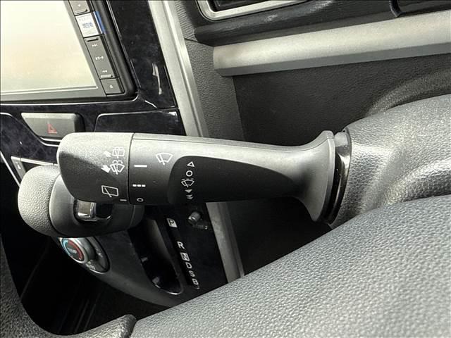 タント カスタムＸ　“トップエディションＶＳ　ＳＡＩＩＩ”　ナビゲーション／全周囲カメラ／ドライブレコーダー／衝突被害軽減システム／オートマチックハイビーム／アイドリングストップ／スマートキー／両側電動スライドドア／シートヒーター／オートライト／オートエアコン（13枚目）