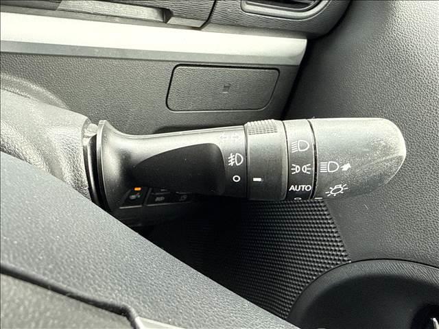 タント カスタムＸ　“トップエディションＶＳ　ＳＡＩＩＩ”　ナビゲーション／全周囲カメラ／ドライブレコーダー／衝突被害軽減システム／オートマチックハイビーム／アイドリングストップ／スマートキー／両側電動スライドドア／シートヒーター／オートライト／オートエアコン（14枚目）