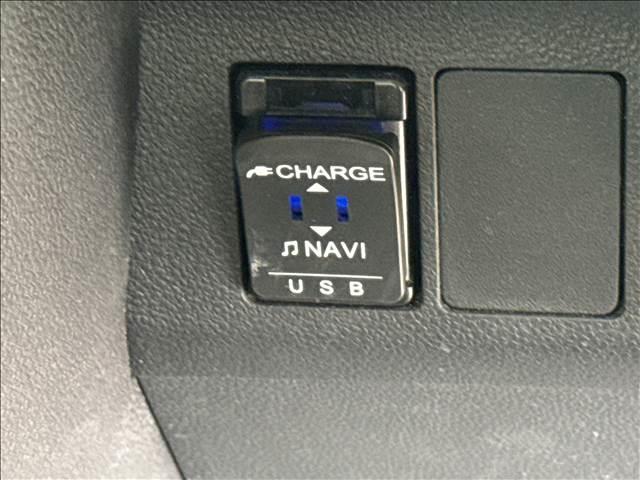 タント カスタムＸ　“トップエディションＶＳ　ＳＡＩＩＩ”　ナビゲーション／全周囲カメラ／ドライブレコーダー／衝突被害軽減システム／オートマチックハイビーム／アイドリングストップ／スマートキー／両側電動スライドドア／シートヒーター／オートライト／オートエアコン（18枚目）