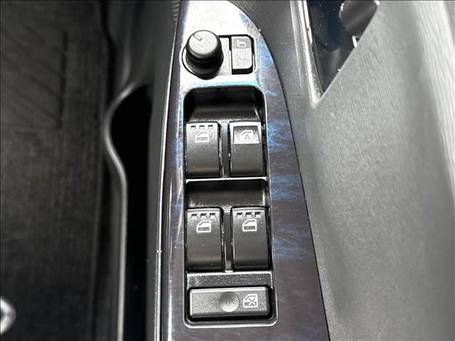 タント カスタムＸ　“トップエディションＶＳ　ＳＡＩＩＩ”　ナビゲーション／全周囲カメラ／ドライブレコーダー／衝突被害軽減システム／オートマチックハイビーム／アイドリングストップ／スマートキー／両側電動スライドドア／シートヒーター／オートライト／オートエアコン（28枚目）