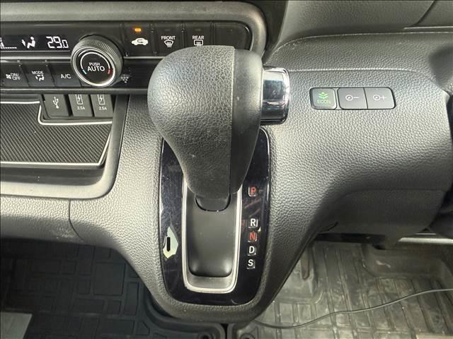 N-BOXカスタム カスタム G・Lターボ Honda SENSING ナビゲーション/ETC/バックカメラ/ドライブレコーダー/衝突軽減システム/スマートキー/LEDヘッドライト/オートライト/オートエアコン/レーンキープアシスト/両側電動スライドドア/フロアマット(15枚目)