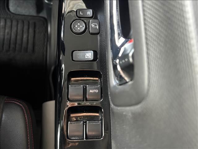 スペーシアカスタム ＨＹＢＲＩＤ　ＸＳ　ナビゲーション／ＥＴＣ／全周囲カメラ／衝突被害軽減システム／レーンキープアシスト／クリアランスソナー／両側電動スライドドア／スマートキー／ＬＥＤヘッドライト／フロントフォグランプ／シートヒーター（31枚目）