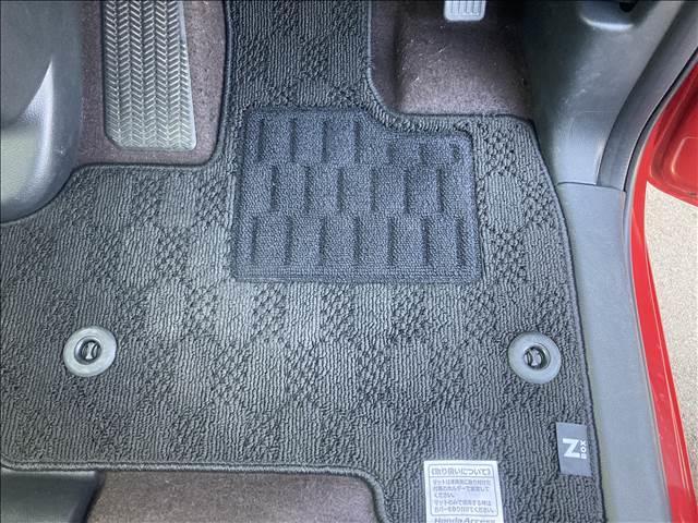 Ｎ－ＢＯＸカスタム カスタム　Ｇ・Ｌ　Ｈｏｎｄａ　ＳＥＮＳＩＮＧ　ナビゲーション／ＥＴＣ／バックカメラ／ドライブレコーダー／衝突被害軽減システム／レーンキープアシスト／アイドリングストップ／スマートキー／ＬＥＤヘッドライト／オートライト／オートエアコン／フロアマット（32枚目）