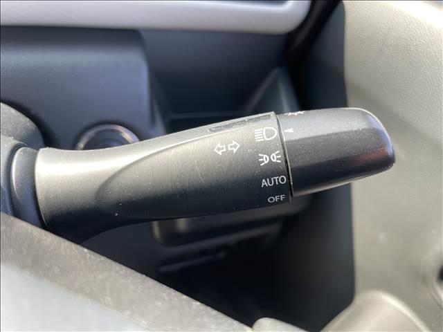 ワゴンＲ ＨＹＢＲＩＤ　ＦＸ　セーフティパッケージ全方位モニター用カ　ナビゲーション／ＥＴＣ／全周囲カメラ／衝突被害軽減システム／レーンキープアシスト／シートヒーター／アイドリングストップ／オートライト／オートエアコン／スマートキー／プッシュスタート／社外アルミホイール（13枚目）