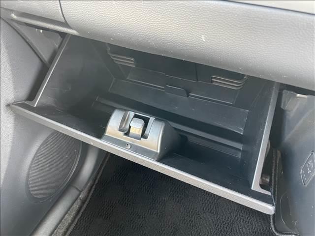 アルトラパン リミテッド　純正オーディオ／ベンチシート／シートヒーター／スマートキー／プッシュスタート／電動格納ミラー／ヘッドライトレベライザー／フロアマット／サイドバイザー（16枚目）