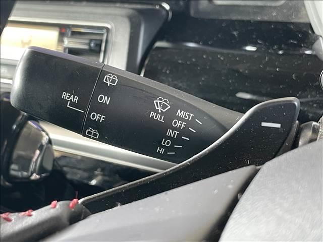 スペーシアカスタム ＨＹＢＲＩＤ　ＸＳ　全方位モニター用カメラパッケージ装着車　ナビゲーション／ＥＴＣ／全周囲カメラ／スマートキー／衝突被害軽減システム／レーンキープアシスト／クルーズコントロール／クリアランスソナー／シートヒーター／両側電動スライドドア／アイドリングストップ（13枚目）