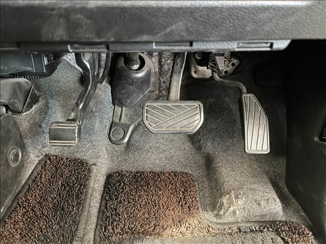 スペーシアカスタム ＨＹＢＲＩＤ　ＸＳ　全方位モニター用カメラパッケージ装着車　ナビゲーション／ＥＴＣ／全周囲カメラ／スマートキー／衝突被害軽減システム／レーンキープアシスト／クルーズコントロール／クリアランスソナー／シートヒーター／両側電動スライドドア／アイドリングストップ（32枚目）